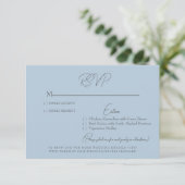 Glam Sky Blue Silver Text Wedding RSVP Kaart (Staand voorkant)