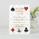 Glam Vegas Voor Vows Casino Gatsby Bachelorette Kaart<br><div class="desc">Vegas Voor Vows Great Gatsby Bachelorette Weekend. Dit ontwerp is voorzien van een kunstdecostijl, een Roaring uit 1920, een oud Hollywoodpatroon, "Vegas Before Vows"-typografie met gouden gradiëntbedekking en neonteksteffect, speelkaartjes, op een vette witte gouden Art Deco-achtergrond. Gebruik het gereedschap Personaliseren om je gegevens toe te voegen. Voor meer, bezoek alsjeblieft...</div>