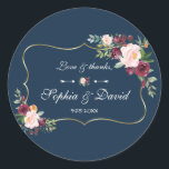 GlamGold Burgundy Blush Floral Navy Blue Wedding Ronde Sticker<br><div class="desc">Charming Burgundy, Blush Marsala Floral card design. Het is voorzien van een prachtige Bourgogne, bloedige waterverf bouquet, faux gold lijst, modern script, unieke bloempijlen met harten als scheidsrechter, allemaal op een blauw marineklein. Het gebruik past hulpmiddel aan om uw info toe te voegen. Ga voor overeenkomende objecten naar mijn Burgundy...</div>