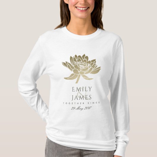 GLAMOROUS BLEEK GOLD WHITE LOTUS BEWAREN DE DATUM  T-SHIRT (Voorkant)