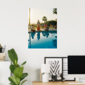 Glamorous Poolside Scene – Vintage-Inspired Travel Poster (Thuiskantoor)