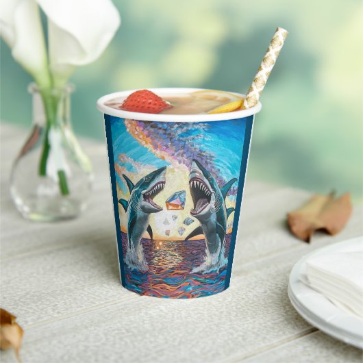 Glamour Chomp-Shark Breaking voor glanzende Parelt Papieren Bekers (Insitu)