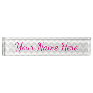 Glamoureus Girly Name met Subtle Grey Chevron Naambordje