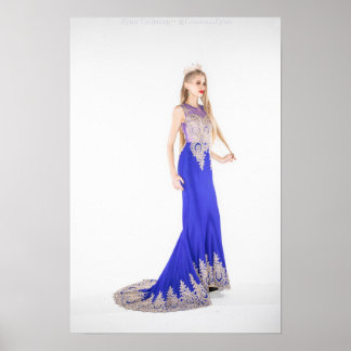 Glamoureus Godin - Blue Gown & Crown Poster 1