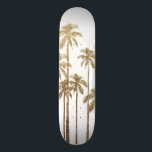 Glamoureus Gold Tropical Palm Trees op wit Persoonlijk Skateboard<br><div class="desc">Deze glamoureuze en moderne faux-bedrukte goudpalmbomen op wit zijn perfect voor de trendy en stijlvolle persoon. De hedendaagse en tropische gedrukte tekst is geweldig voor vele geschenken en gelegenheden. Geniet van dit slappe en exotische ontwerp voor je volgende aankoop! ***BELANGRIJKE OPMERKING VOOR HET ONTWERP: Voor aangepaste aanvragen met betrekking tot...</div>