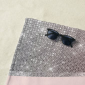 Glamoureus Sparkly Silver Roos Gold Glitter Geo Strandlaken (In situ)