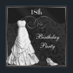 Glamoureus White Gown Black Silver 18th Birthday Kaart<br><div class="desc">Elegant, glamoureus zwart, wit en zilver 18/81/18 jaar oud Op 18 september worden tienermeisjes uitgenodigd met een prachtige, lange witte avondjurk en wit maakt hoge hakken vast aan schoeisel op een schitterende, zwarte, vochtige ondergrond met verfijnde zilveren zwellingen en bloembokken en een zilvergrens. Classy, trendy, fashionable, girale, moderne uitnodigingen. Alle...</div>