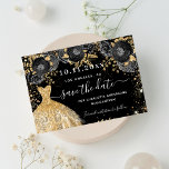 Glamoureuze goudhoudende goudhoudende goudsmeulvru save the date<br><div class="desc">Een meisje en trendy Save the Date Card for a Quinceañera, 15e verjaardagsfeest. Een zwarte achtergrond versierde zwarte rozen, faux gouden glitter sparkles en een gouden jurk. Pas een datum en een naam/leeftijd aan en voeg deze toe. De tekst: Sparen de Datum wordt geschreven met een groot trendy hand lettered...</div>