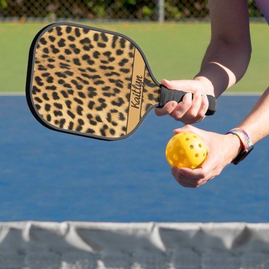 Glamoureuze naam van Leopard Print Script Pickleball Paddle (Insitu)