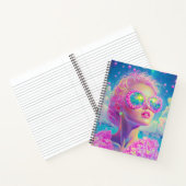 Glamoureuze Neon Vrouw Met Mousserende Brillen Notitieboek (Binnen)