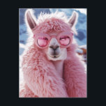 Glamoureuze Roze Llama - Winter Mode Icon Briefkaart<br><div class="desc">Een modieuze roze lama stunt in een luxe, pluizige roze vacht en oogverblindende roze strass zonnebril. Dit stijlvolle dier, tegen een besneeuwde alpiene achtergrond, straalt elegantie uit met een hoge mode en een speelse, extravagante twist. De reflectie in de zonnebril voegt een surrealistisch tintje toe, waardoor dit een onvergetelijke mix...</div>
