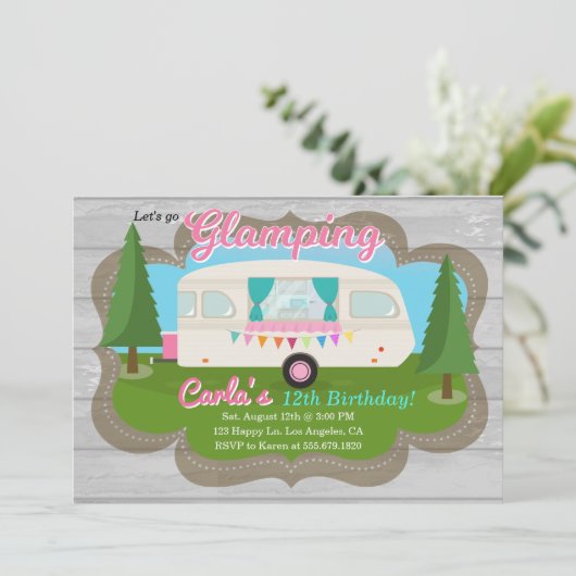 Glamping Girls Camping Verjaardagsfeestje Uitnodig Kaart (Staand voorkant)