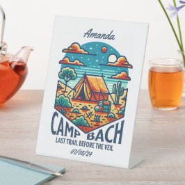 Glamping vrijgezellenfeest woestijn reclamebord met voetstuk