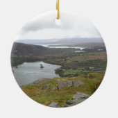 Glanmore Lake uit Healy Pass Ireland. Rond. Keramisch Ornament (Achterkant)