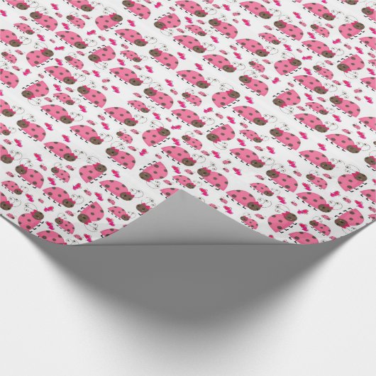 Glanzend oprappend papieren roze ladybug cadeaupapier (Hoek)