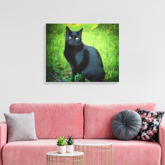 Glanzend zwart Kat op gras Canvas Afdruk (Insitu (Woonkamer))