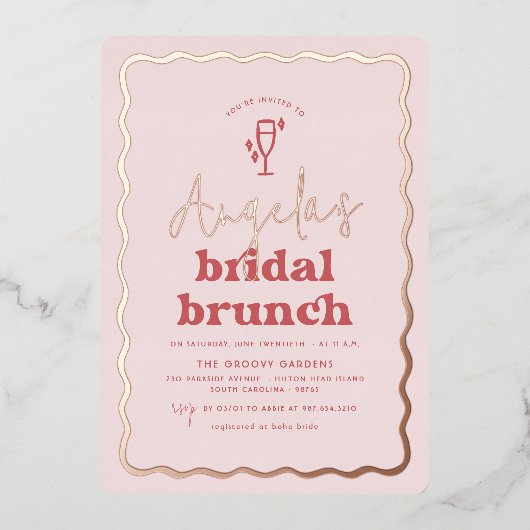 Glanzende golvende retro roze & rode groovy bruids folie uitnodiging (Voorkant)