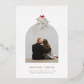 Glanzende Mistletoe Magic Minimal Arch Foto Kerstm Folie Feestdagenkaart (Voorkant)