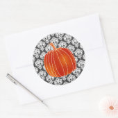 Glanzende Oranje herfst pompoen wit grijs damast Ronde Sticker (Envelop)