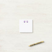 Glanzende paarse ogen en wenkbrauwen waterverf post-it® notes (Op bureau)