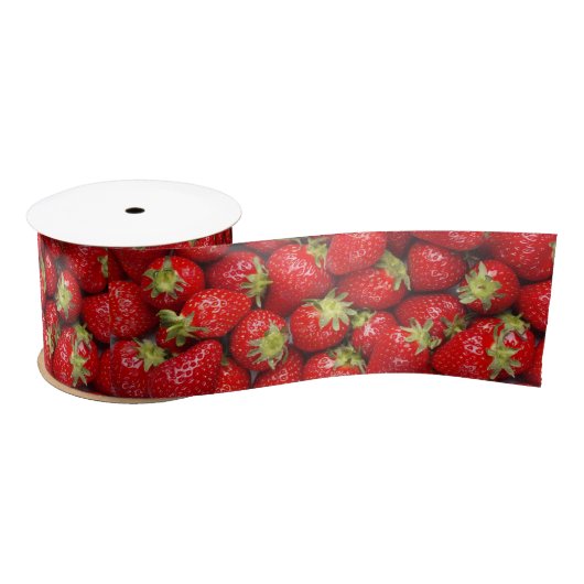 Glanzende Rode Aardbeien Satijnen Lint (Spoel)