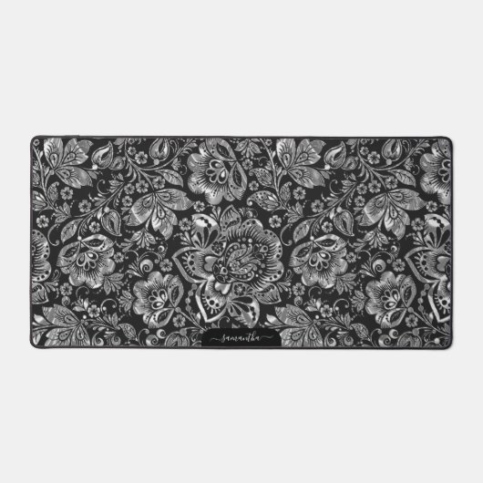 Glanzende zilveren bloemendamast op zwart monogram bureaumat (Voorkant)
