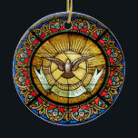 Glas in lood van La Sainte-Chapelle Keramisch Ornament<br><div class="desc">La Saint-Chapelle is een van de enige overgebleven gebouwen van het Capetingische koninklijk paleis op het Île de la Cité in het hart van Parijs. Dit glas-in-loodraam is voorzien van een duif van rust.</div>