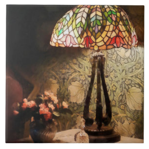 Glas-in-loodlamp en vaas met bloemen tegeltje