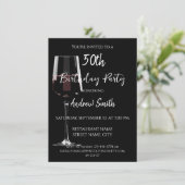 Glas rode wijn op zwart kaart (Staand voorkant)