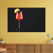 Glas van Spritz-cocktail geïsoleerd op zwart Canvas Afdruk (Insitu (Woonkamer))