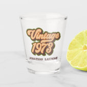 Glas voor een shot uit 1973, het geboortejaar (Voorkant)