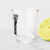 Glas, zoals dat soms het geval is shot glas (Rechts)