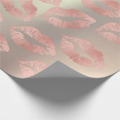 Glass Kiss Lips Makeup Blush Pink Rose Gold Metal Cadeaupapier (Hoek)