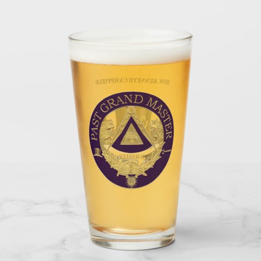 Glass met gepersonaliseerde vorige grootmeester glas (Voorkant gevuld)