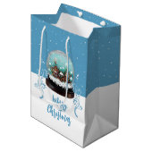 Glass Snowball Winter Village Blue Merry Kerstry Medium Cadeauzakje (Voorkant Gekanteld)