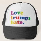GLBT Love Trumps Hate Trucker Pet (Voorkant)