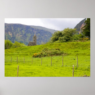 Glendalough, Ierland. Glendalough is een van de Poster