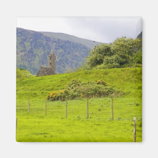 Glendalough, Ierland. Glendalough is één van Magneet (Voorkant)