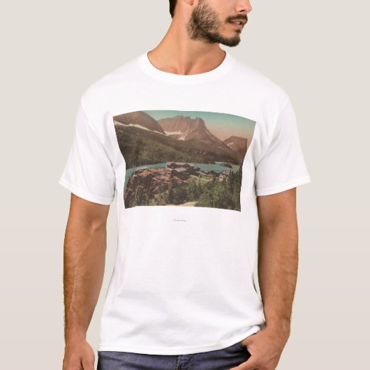 Gletsjer, MT - Uitzicht van Chalets en St. Marys T-shirt (Voorkant)