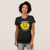 GLIMLACH ALS JE LESBIENCHT BIN T-SHIRT (Voorkant volledig)