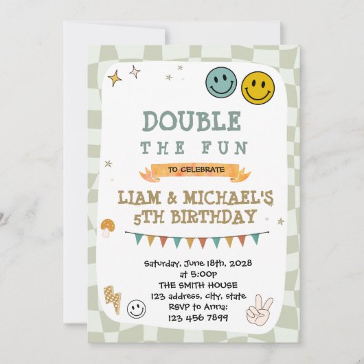 Glimlach gezamenlijke uitnodiging voor verjaardag (Voorkant)