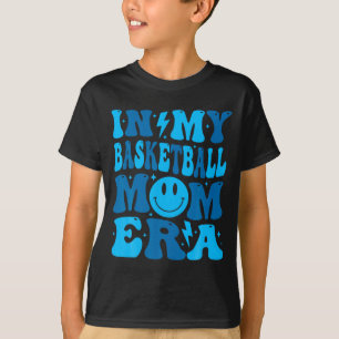 Glimlach gezicht in basketbal moeder tijdperk groo t-shirt
