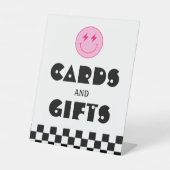 Glimlach Gezicht Twee Koele Verjaardagskaarten en Reclamebord Met Voetstuk (Voorkant)