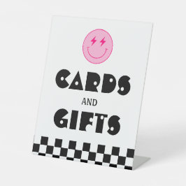 Glimlach Gezicht Twee Koele Verjaardagskaarten en  Reclamebord Met Voetstuk