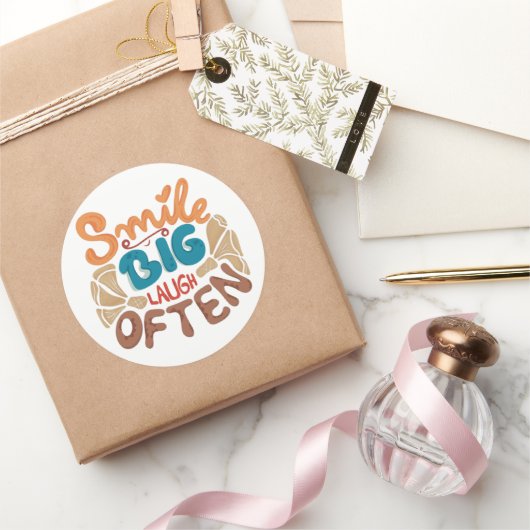 Glimlach Grote Lach Vaak: Vrolijk Ronde Sticker (Geschenken)