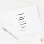 Glimlach is de sleutel ronde sticker (Envelop)