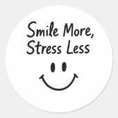 Glimlach meer, stress minder doedel ontwerp ronde sticker (Voorkant)