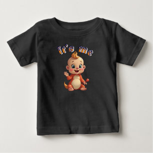 Glimlach, schattige baby en blijdschap.