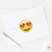 glimlachend gezicht met hartvormende ogen eyes emo ronde sticker (Envelop)