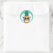 Glimlachende ananas dragen zonnebril & clown neus ronde sticker (Tas)